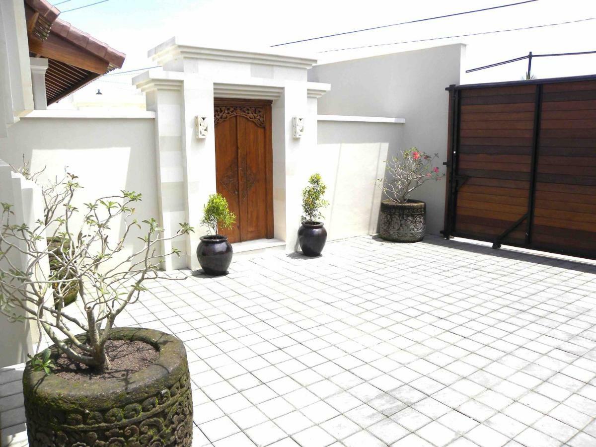 Villa Jaal Kuta  Ngoại thất bức ảnh